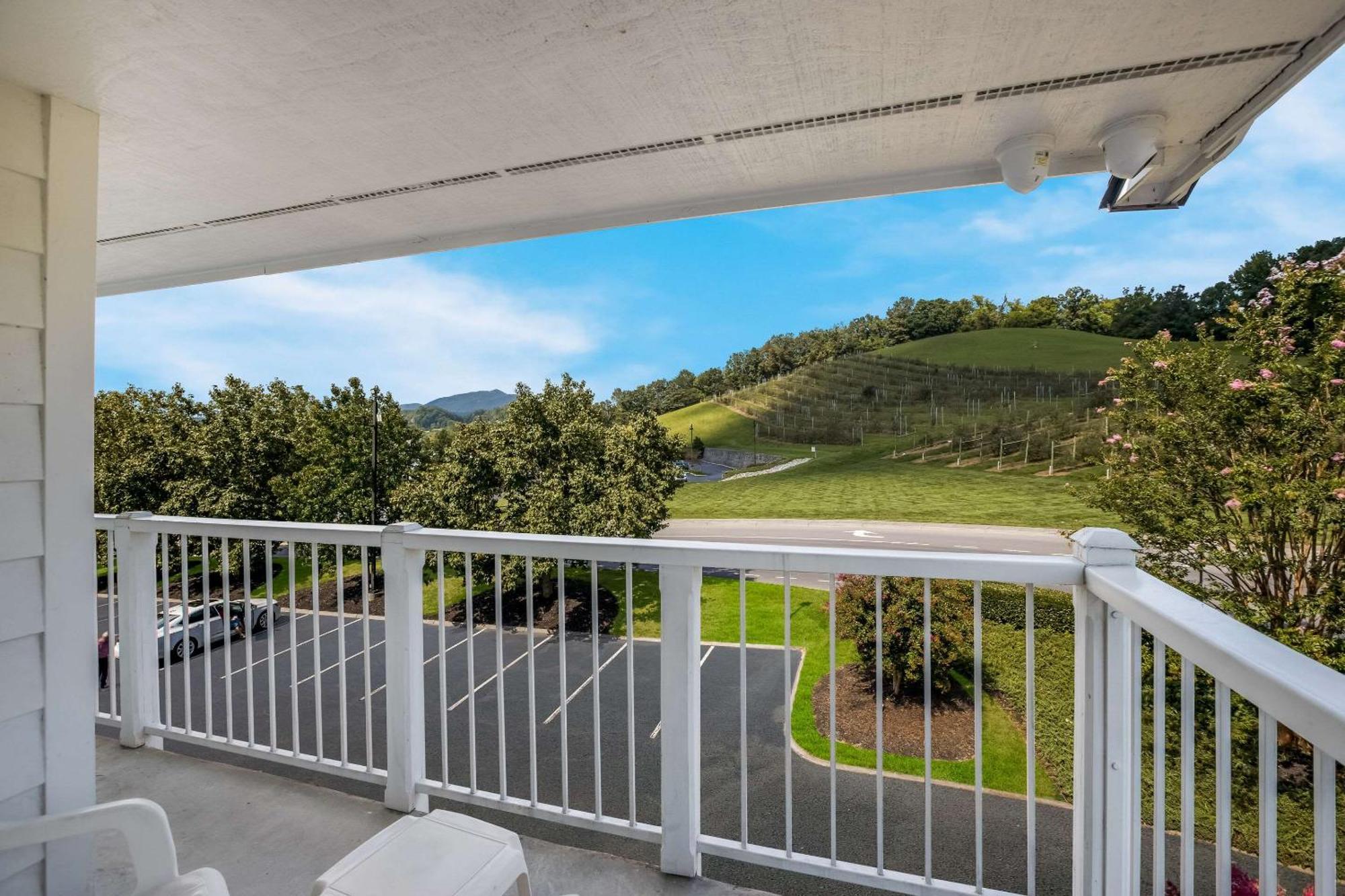 The At Apple Valley, Ascend Collection Hotel
